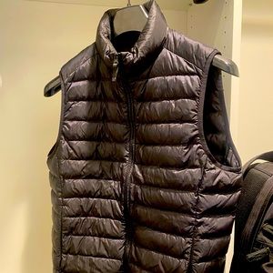 Uniqlo Men’s ULTRA LIGHT DOWN VEST - Black